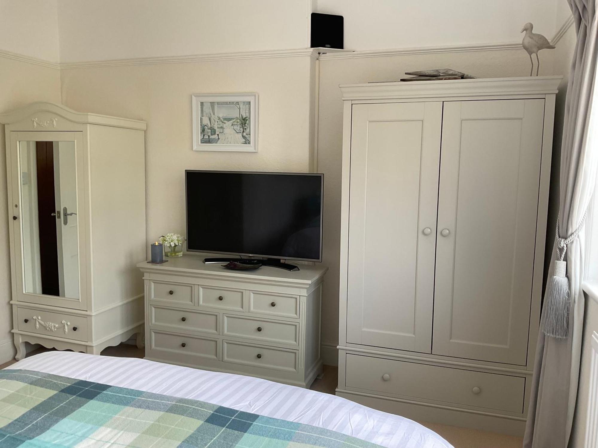 The Kinbrae * Torquay